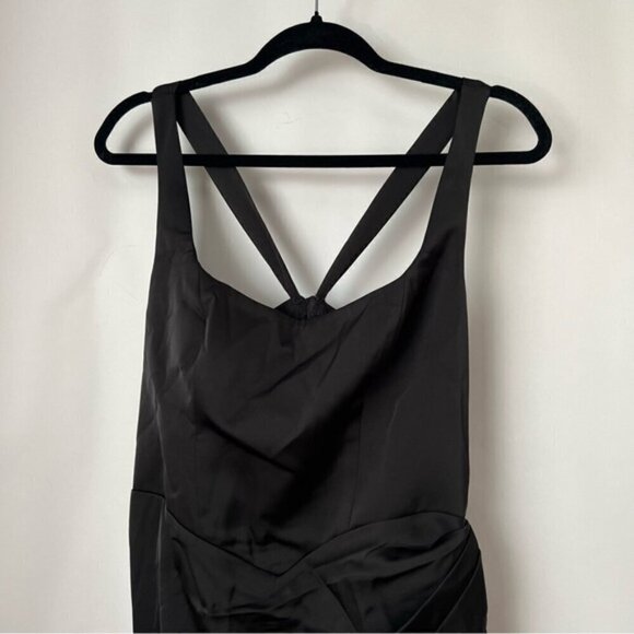 Azazie - Mero Black Sheath Pleated Metallic Satin Dress -Black. Size:A10. (1613) - Picture 9 of 16